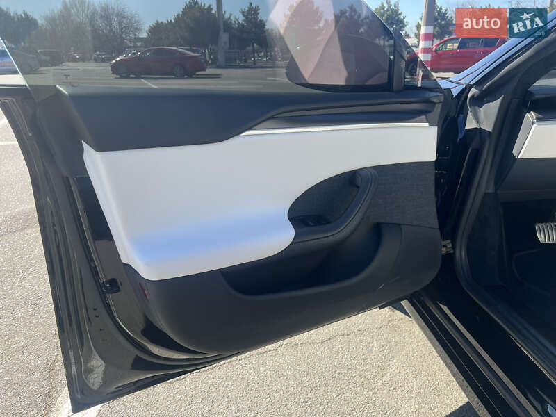 Лифтбек Tesla Model S 2023 в Одессе