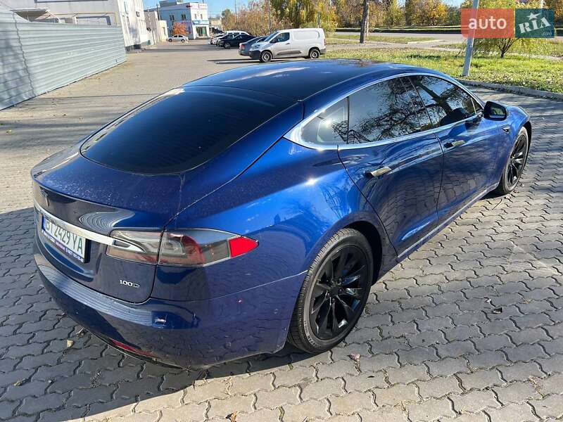 Лифтбек Tesla Model S 2017 в Кременчуге