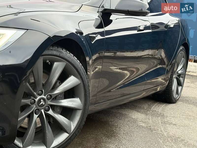 Лифтбек Tesla Model S 2019 в Киеве