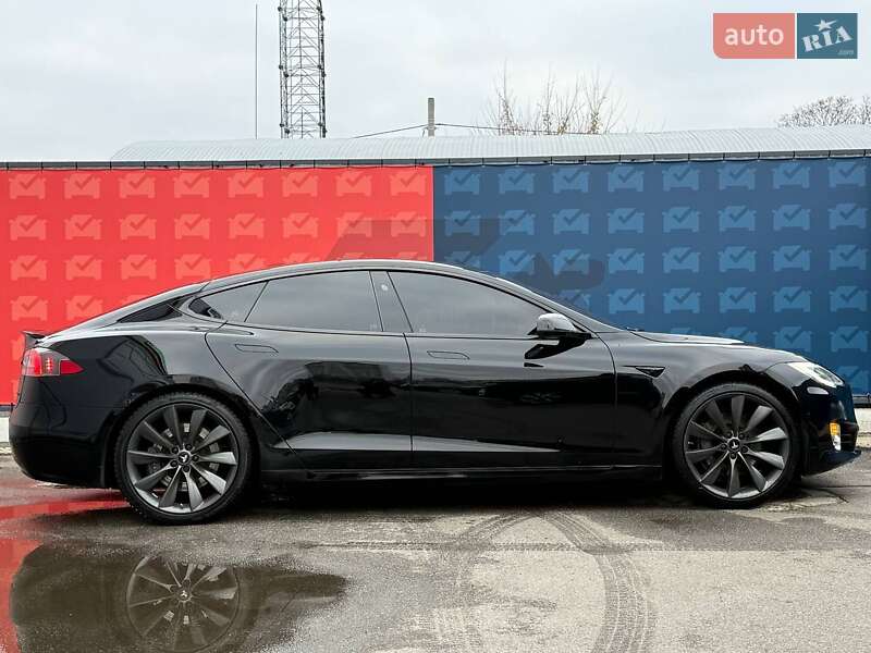 Лифтбек Tesla Model S 2019 в Киеве