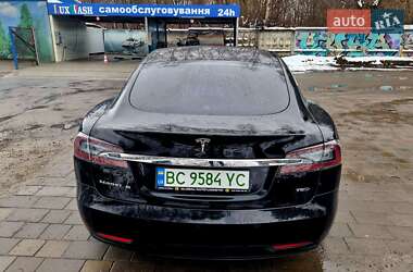 Лифтбек Tesla Model S 2016 в Львове