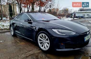 Лифтбек Tesla Model S 2016 в Львове