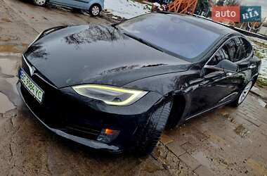 Лифтбек Tesla Model S 2016 в Львове