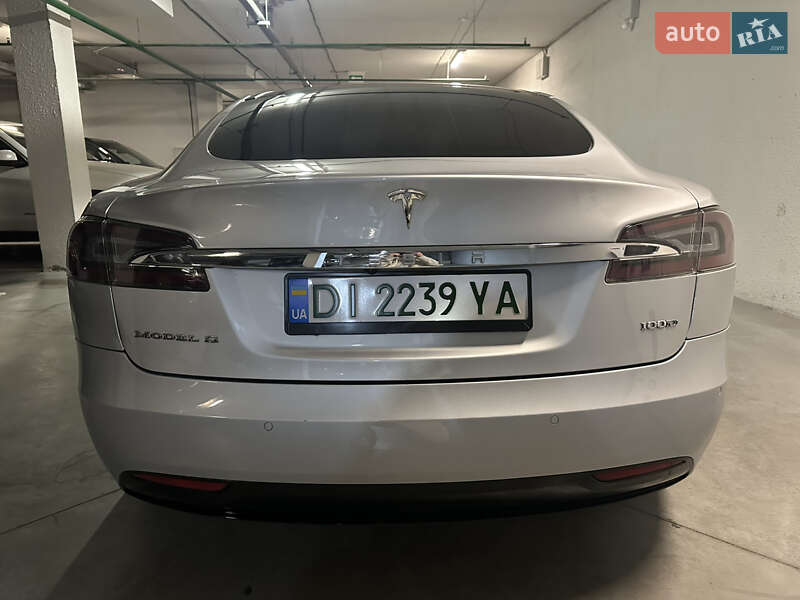Лифтбек Tesla Model S 2018 в Киеве