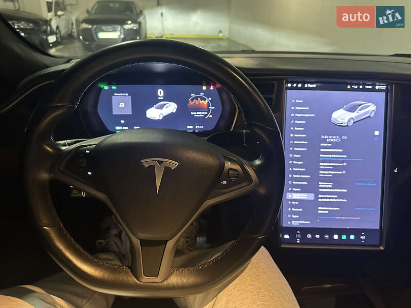 Лифтбек Tesla Model S 2018 в Киеве
