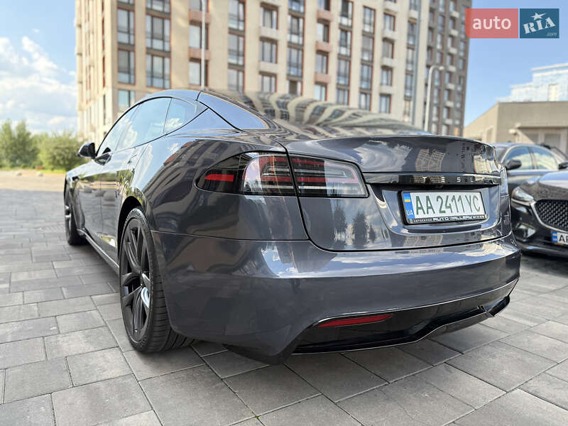 Лифтбек Tesla Model S 2023 в Киеве
