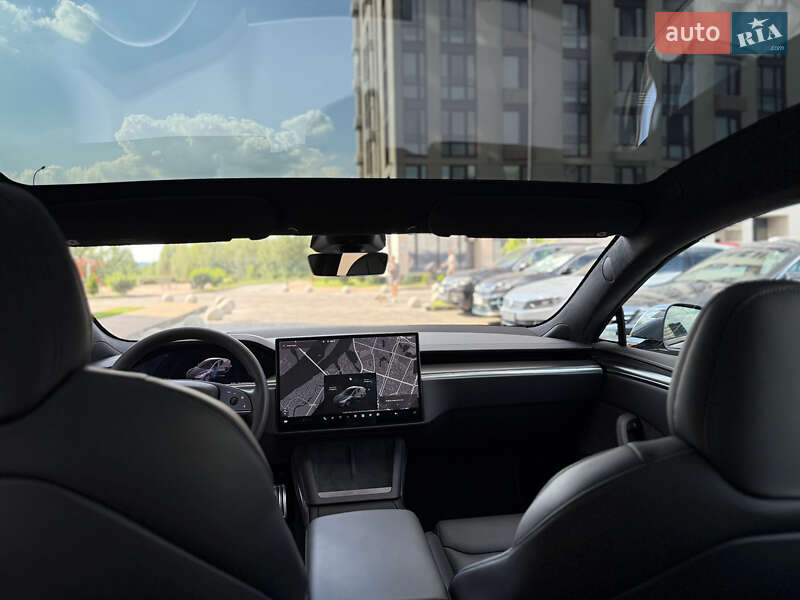 Лифтбек Tesla Model S 2023 в Киеве
