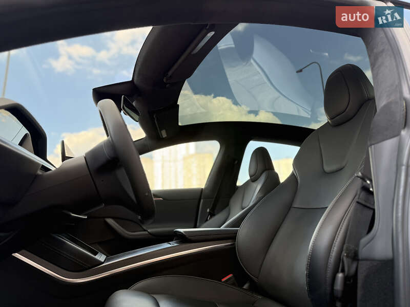 Лифтбек Tesla Model S 2023 в Киеве