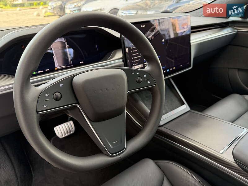 Лифтбек Tesla Model S 2023 в Киеве