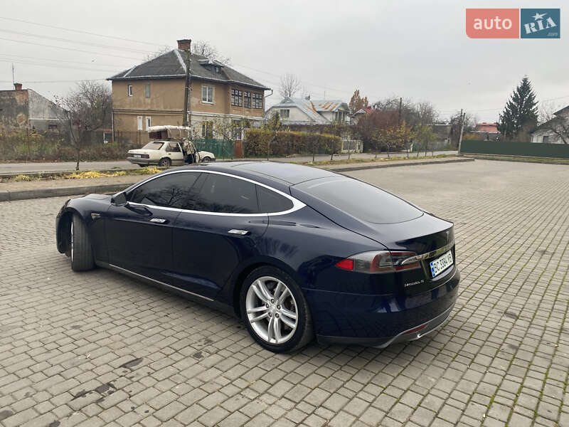Лифтбек Tesla Model S 2013 в Коломые