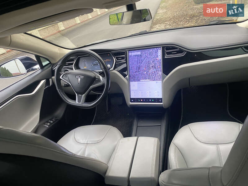 Лифтбек Tesla Model S 2013 в Коломые