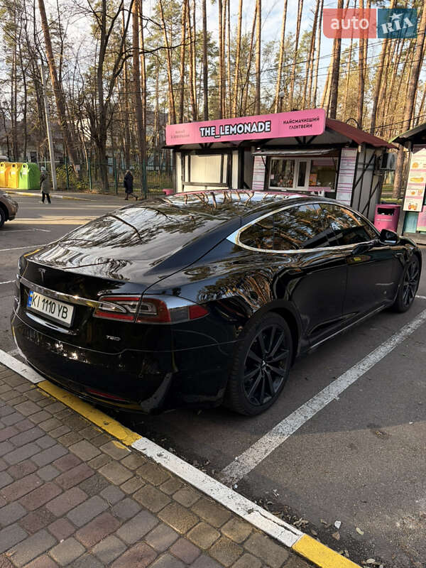 Ліфтбек Tesla Model S 2016 в Києві
