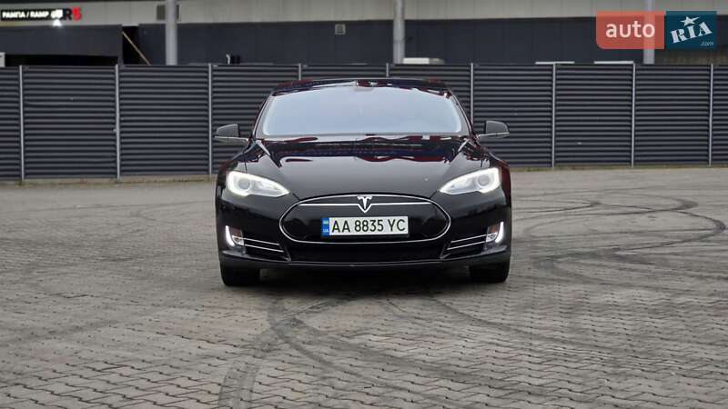 Ліфтбек Tesla Model S 2013 в Києві