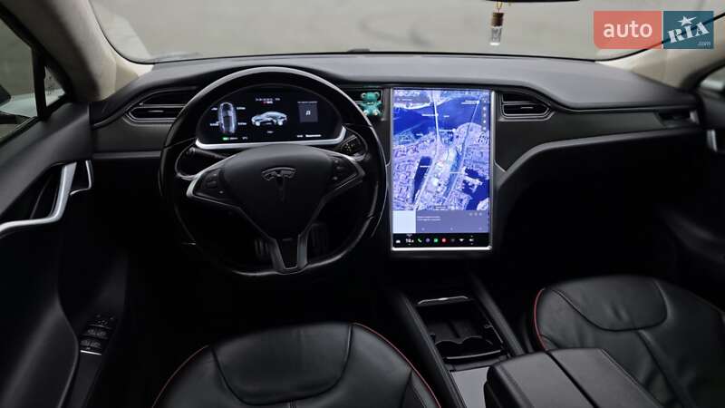 Ліфтбек Tesla Model S 2013 в Києві