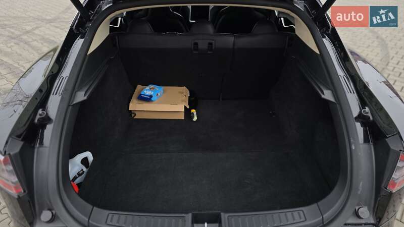 Ліфтбек Tesla Model S 2013 в Києві