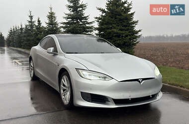 Ліфтбек Tesla Model S 2016 в Києві