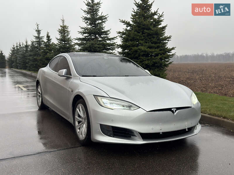 Tesla Model S 2016