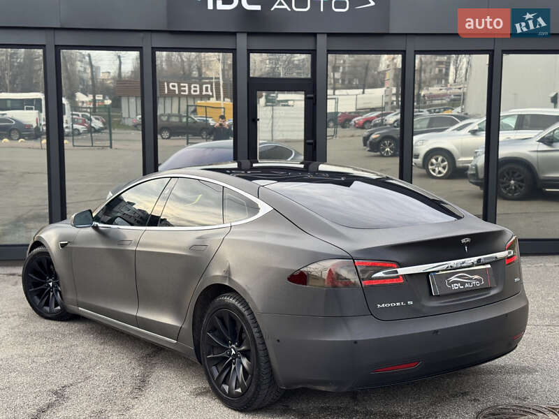 Ліфтбек Tesla Model S 2017 в Києві
