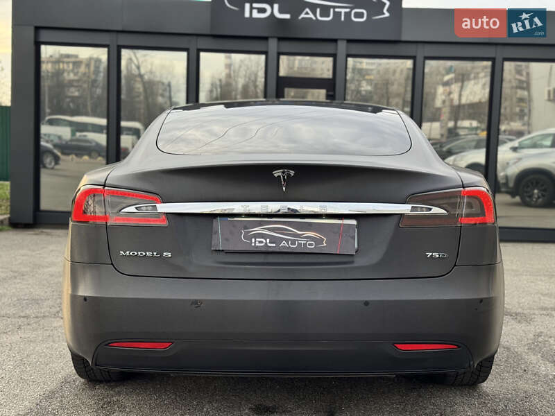 Ліфтбек Tesla Model S 2017 в Києві