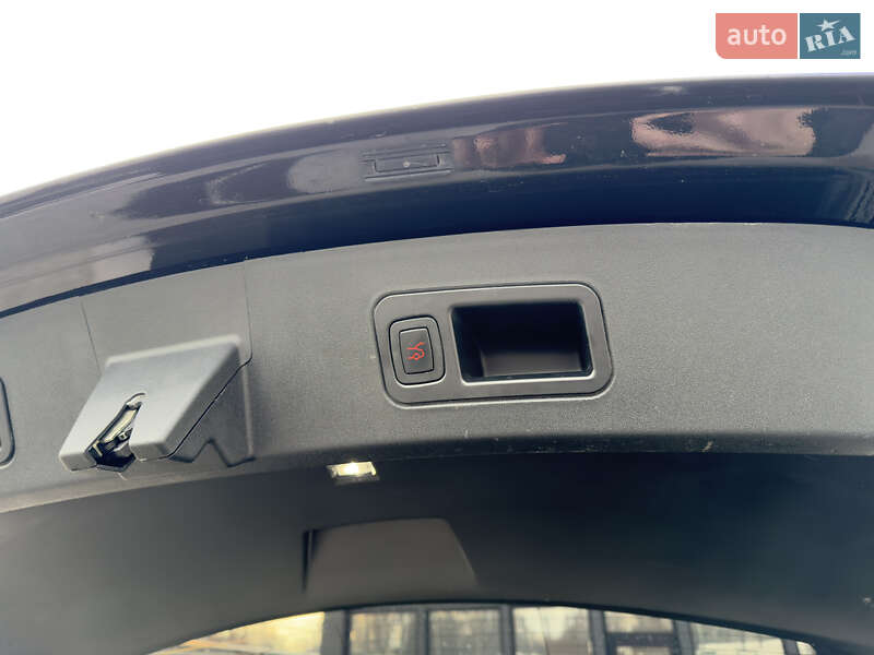 Ліфтбек Tesla Model S 2017 в Києві