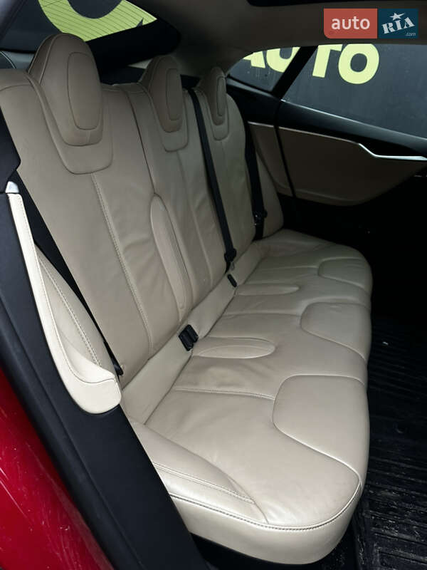 Лифтбек Tesla Model S 2013 в Львове