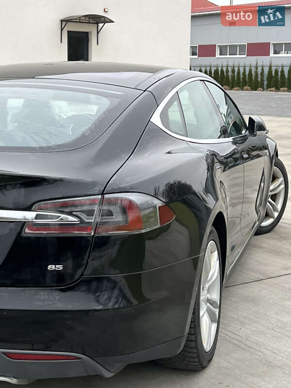 Ліфтбек Tesla Model S 2015 в Луцьку фото 11 Ліфтбек Tesla Model S 2015 в Луцьку
