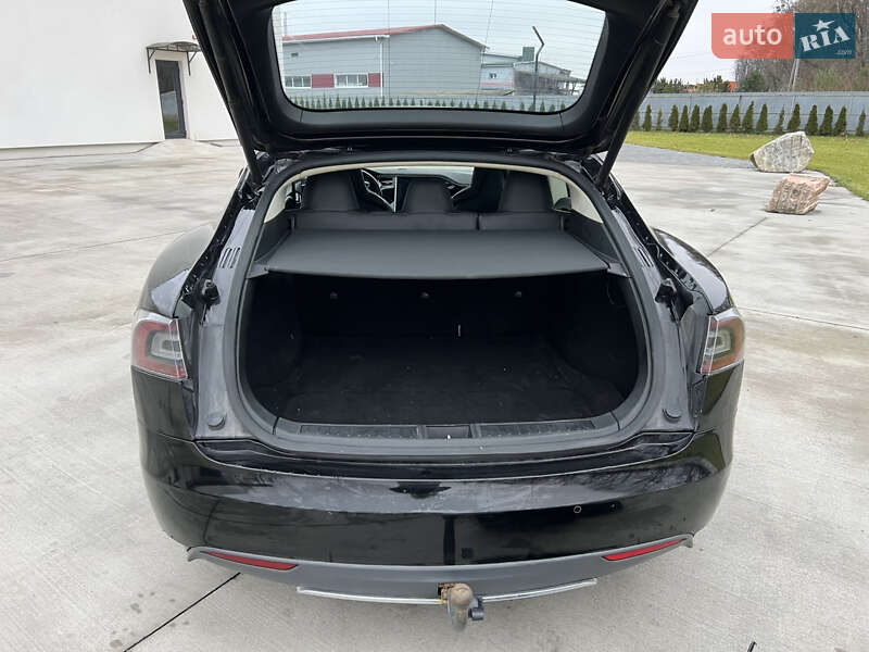 Ліфтбек Tesla Model S 2015 в Луцьку фото 19 Ліфтбек Tesla Model S 2015 в Луцьку