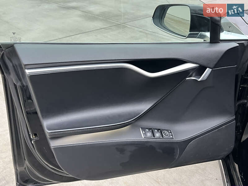 Ліфтбек Tesla Model S 2015 в Луцьку фото 21 Ліфтбек Tesla Model S 2015 в Луцьку