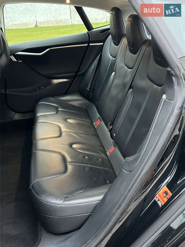 Ліфтбек Tesla Model S 2015 в Луцьку фото 27 Ліфтбек Tesla Model S 2015 в Луцьку