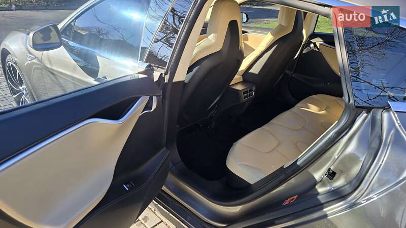 Ліфтбек Tesla Model S 2016 в Черкасах фото 30 Ліфтбек Tesla Model S 2016 в Черкасах