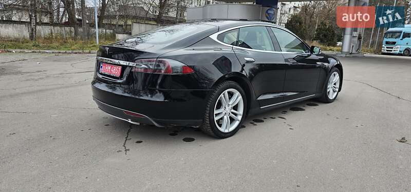 Лифтбек Tesla Model S 2014 в Тернополе