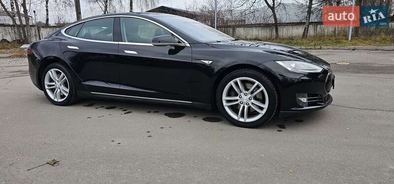 Лифтбек Tesla Model S 2014 в Тернополе