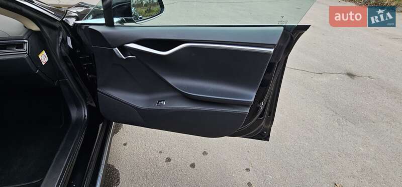 Лифтбек Tesla Model S 2014 в Тернополе