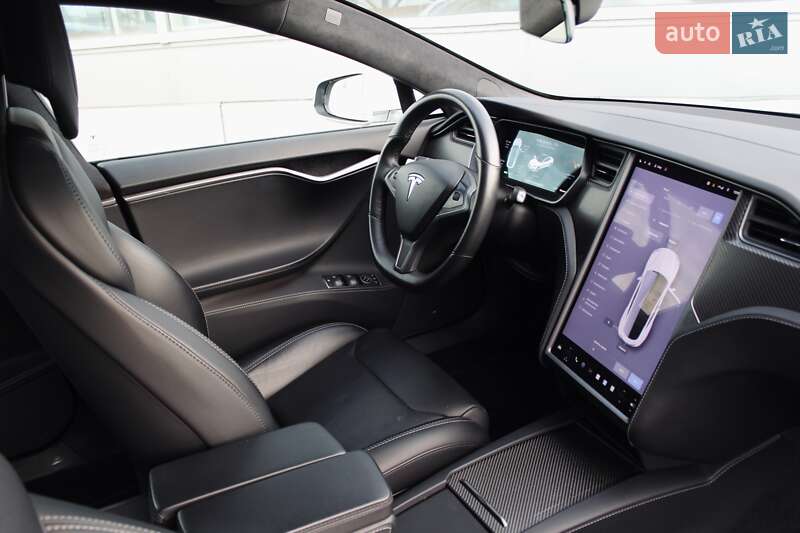 Лифтбек Tesla Model S 2019 в Киеве