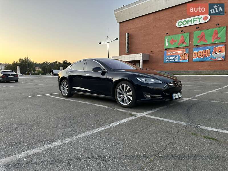 Лифтбек Tesla Model S 2013 в Киеве фото 3 Лифтбек Tesla Model S 2013 в Киеве