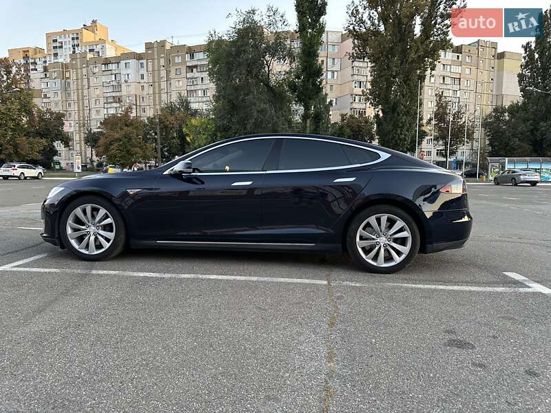 Лифтбек Tesla Model S 2013 в Киеве фото 11 Лифтбек Tesla Model S 2013 в Киеве