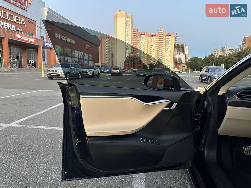 Лифтбек Tesla Model S 2013 в Киеве фото 35 Лифтбек Tesla Model S 2013 в Киеве