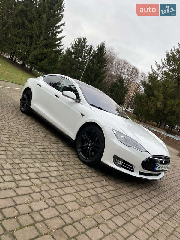 Ліфтбек Tesla Model S 2014 в Рівному фото 6 Ліфтбек Tesla Model S 2014 в Рівному