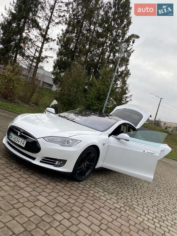 Ліфтбек Tesla Model S 2014 в Рівному фото 13 Ліфтбек Tesla Model S 2014 в Рівному