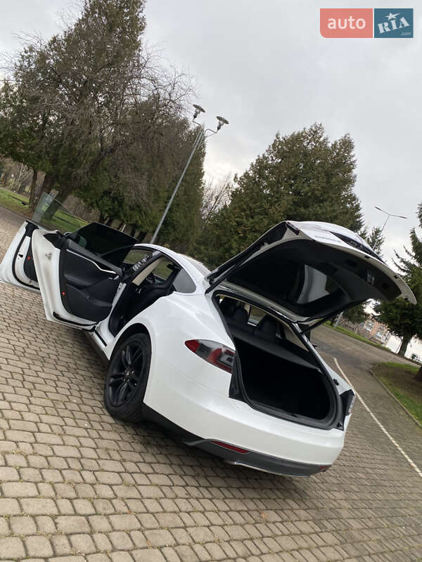 Ліфтбек Tesla Model S 2014 в Рівному фото 17 Ліфтбек Tesla Model S 2014 в Рівному
