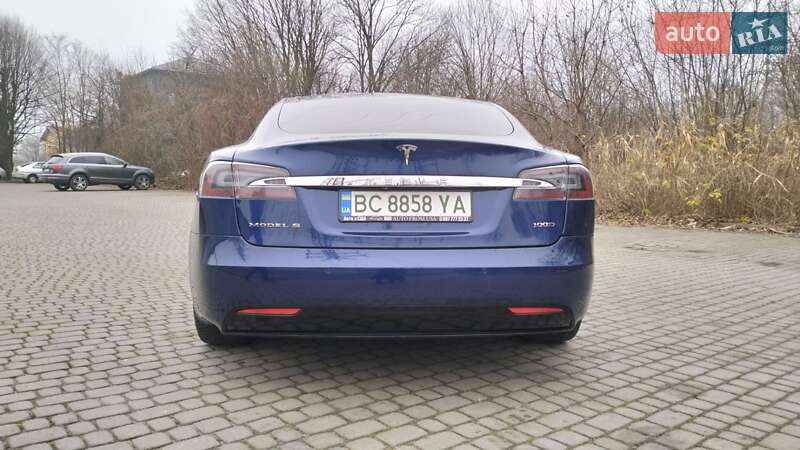 Лифтбек Tesla Model S 2018 в Львове