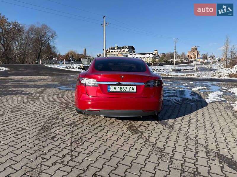 Ліфтбек Tesla Model S 2013 в Львові