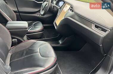 Лифтбек Tesla Model S 2013 в Саврани