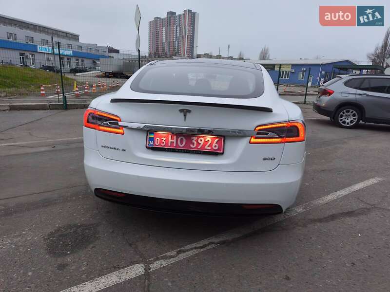 Лифтбек Tesla Model S 2018 в Киеве фото 7 Лифтбек Tesla Model S 2018 в Киеве