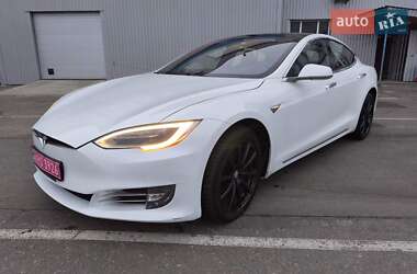 Лифтбек Tesla Model S 2018 в Киеве