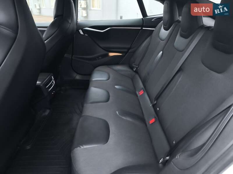 Лифтбек Tesla Model S 2018 в Киеве фото 48 Лифтбек Tesla Model S 2018 в Киеве