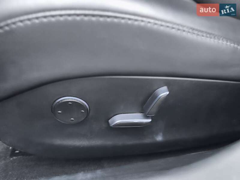 Лифтбек Tesla Model S 2018 в Киеве фото 53 Лифтбек Tesla Model S 2018 в Киеве