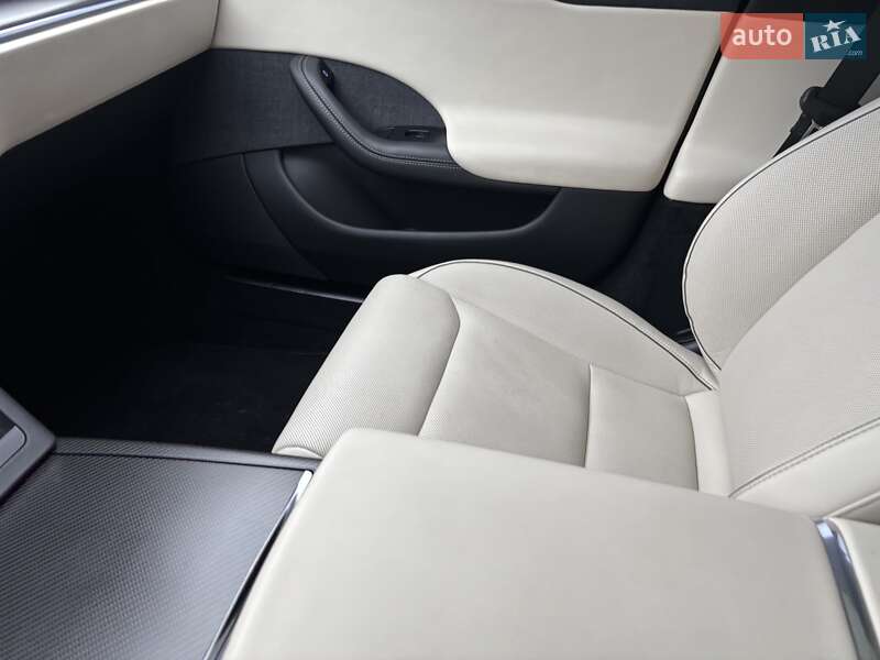 Лифтбек Tesla Model S 2021 в Ровно фото 15 Лифтбек Tesla Model S 2021 в Ровно