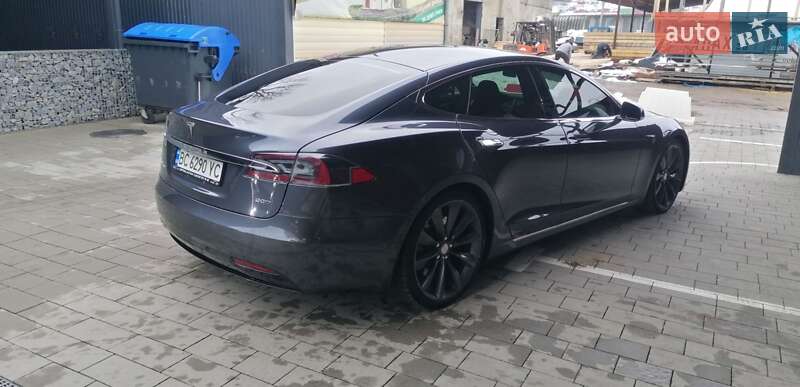 Лифтбек Tesla Model S 2017 в Самборе
