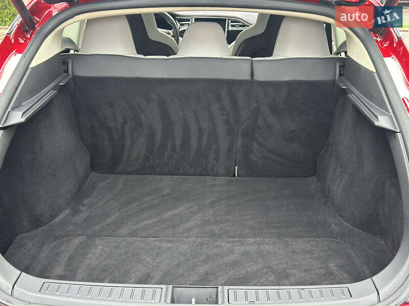 Лифтбек Tesla Model S 2015 в Одессе